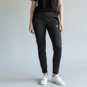 4/$24 New Balance Dry Black Athletic Leggings‎